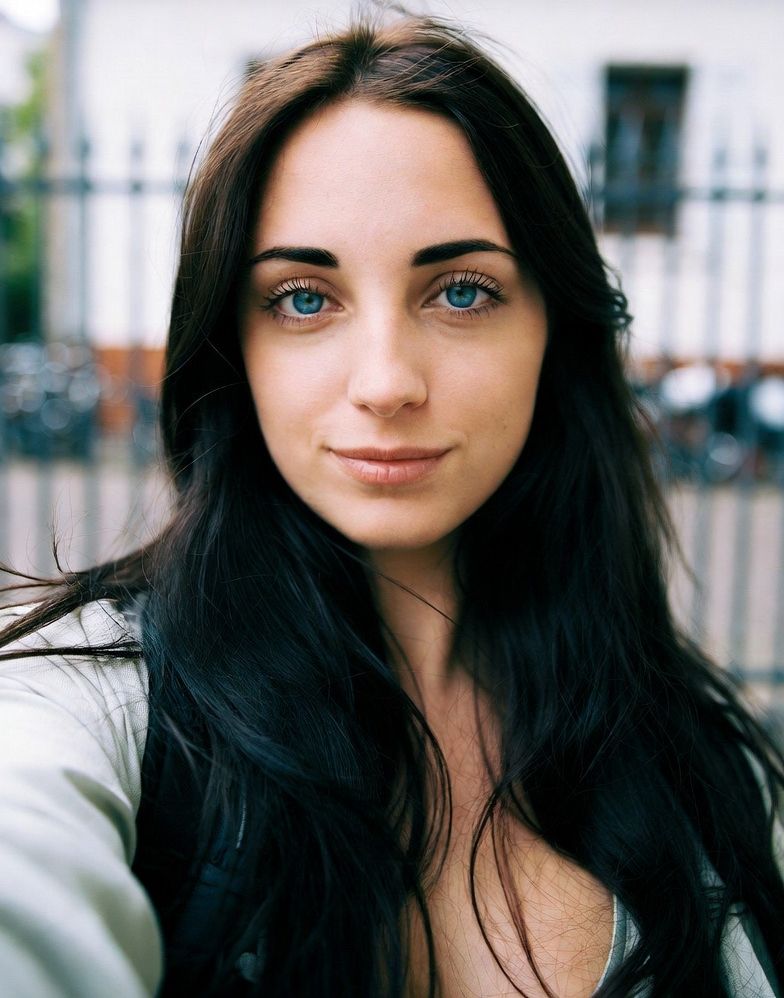 Brune sexy de Toulouse cherche amant expérimenté